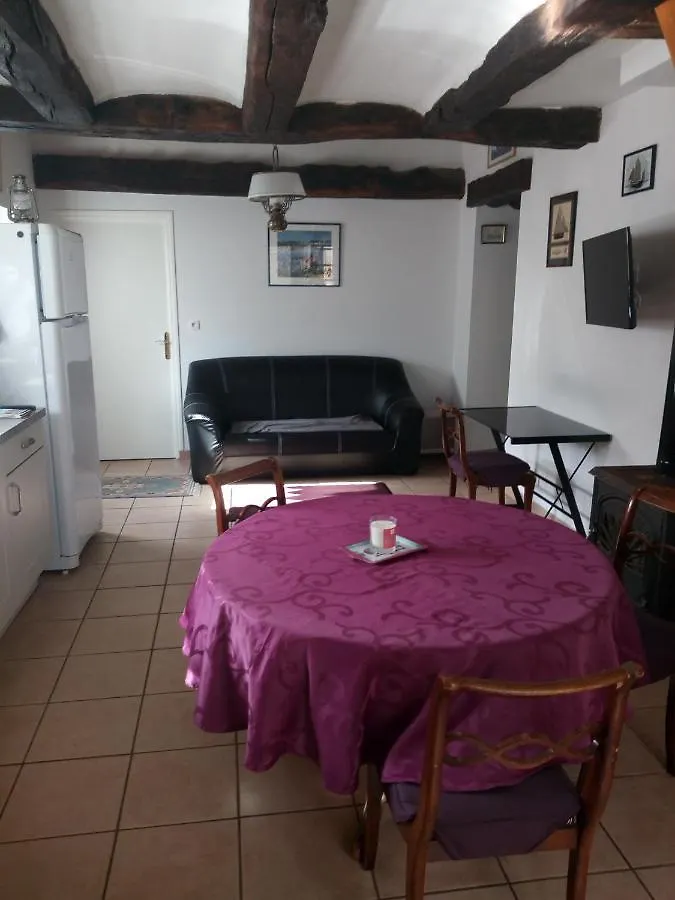 La Grange A Patates Villa Plumergat 0*,  France